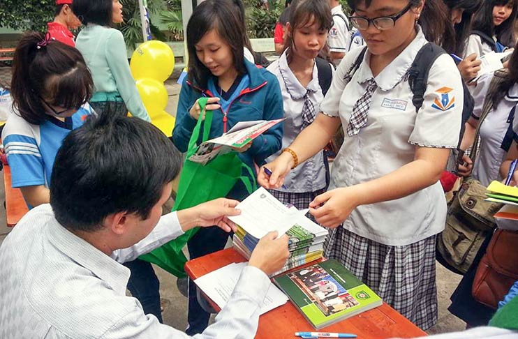 Tiếp sức mùa thi cùng Chương trình “Đúng ngành nghề - Sáng tương lai” 5 150321.TSTanbinh15