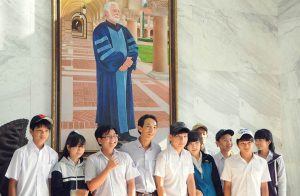 Nô nức ngày thi tuyển sinh Lớp 10, Trường THPT Năng khiếu Tân Tạo, năm học 2015 - 2016 3 150605. tsL10 9