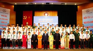 Nhà Khoa học trẻ TTU gặp mặt Thủ tướng Nguyễn Tấn Dũng 3 150911. PGS NQH 2