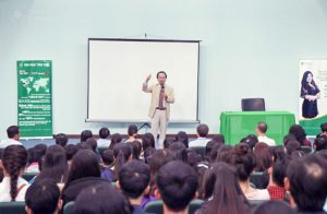 Trường THPT Hiếu Phụng đến thăm Đại học Tân Tạo 2 Hieu phung 1