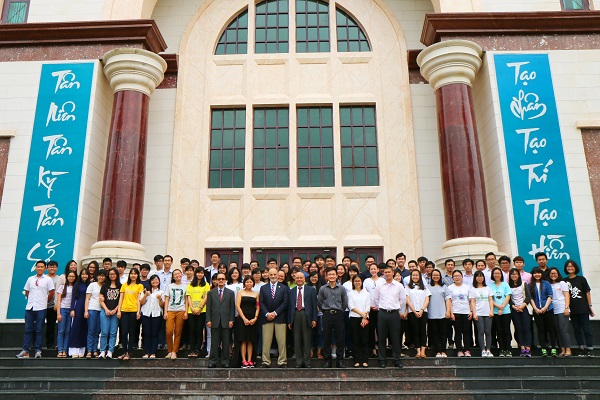 Gs. Đại học Harvard chia sẻ kinh nghiệm cùng SV Y Khoa TTU 4 IMG 8205