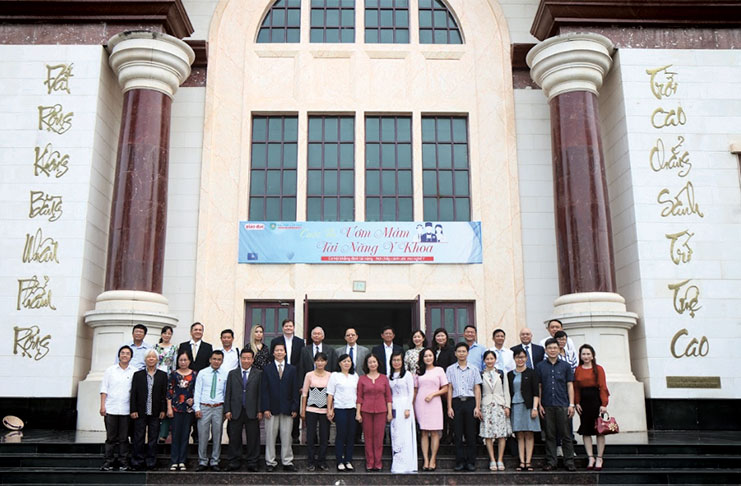 Bán kết 'Ươm mầm tài năng y khoa': Đã tìm được 11 tài năng trẻ 4 BGK UMTNYK 1
