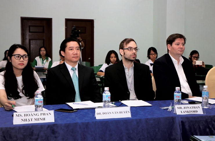 Bán kết 'Ươm mầm tài năng y khoa': Đã tìm được 11 tài năng trẻ 3 BGK UMTNYK