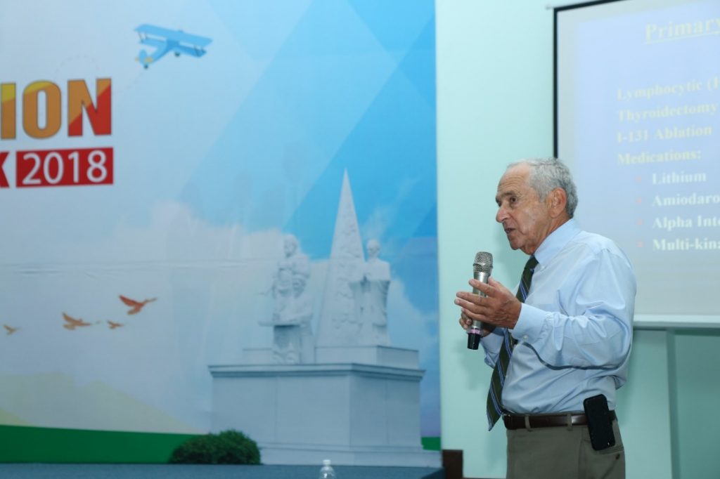 Professor Peter Singer teaching at Tan Tao University 3 GS Singer 1