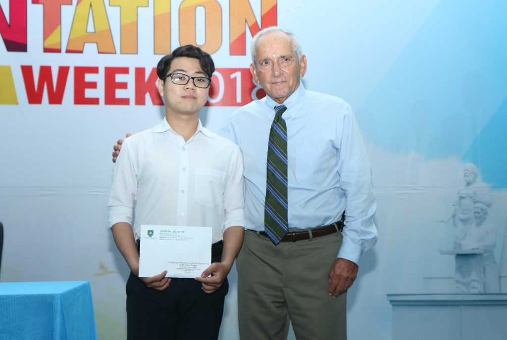 Professor Peter Singer teaching at Tan Tao University 6 duong danh nguyen hien