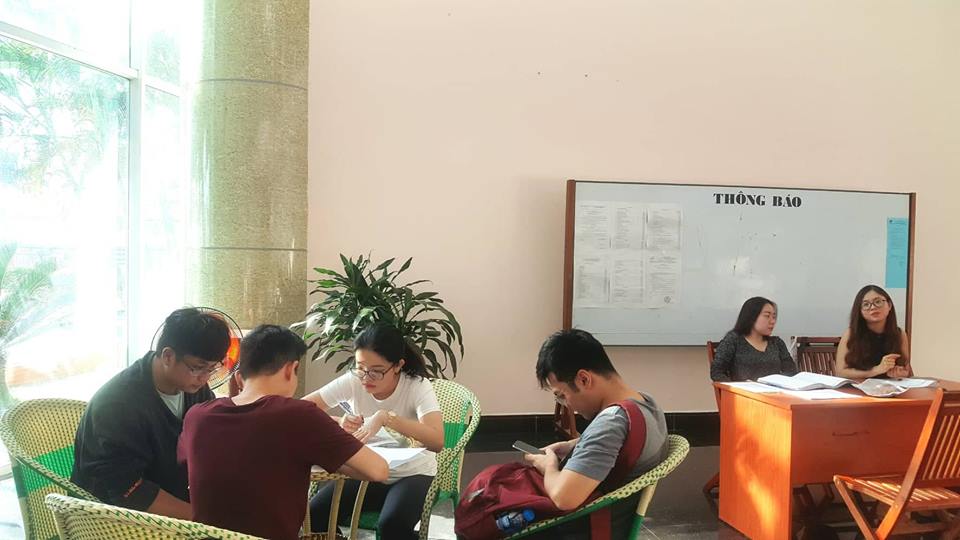 Khám sức khỏe định kỳ năm học 2018-2019 2 kham 1