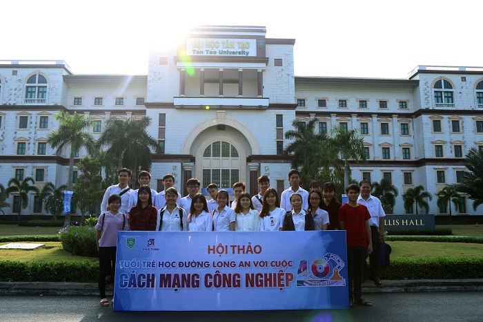 Taking in the signs in 2018 with Tan Tao University 6 tuoi tre 2018