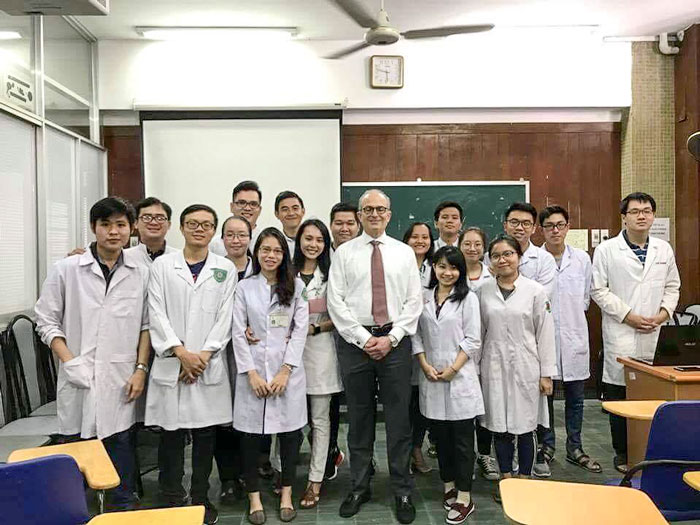 School of Medicine: from knowledge to the stars 3 ECFMG2