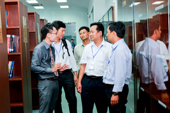 Fostering occupational dream of Hieu Nhon students with "The journey of orienting future" 10 Hieu Nhon 10