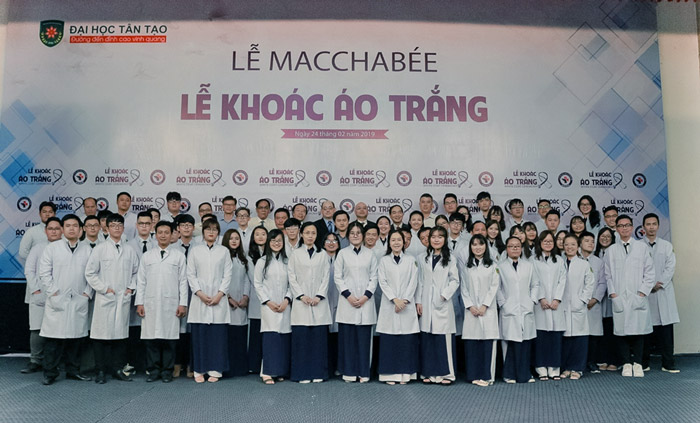 Tan Tao University organized Macchabée ceremony to express gratitude to those who donated their bodies and white coat ceremony for first-year medical students 9 Macchabee 09