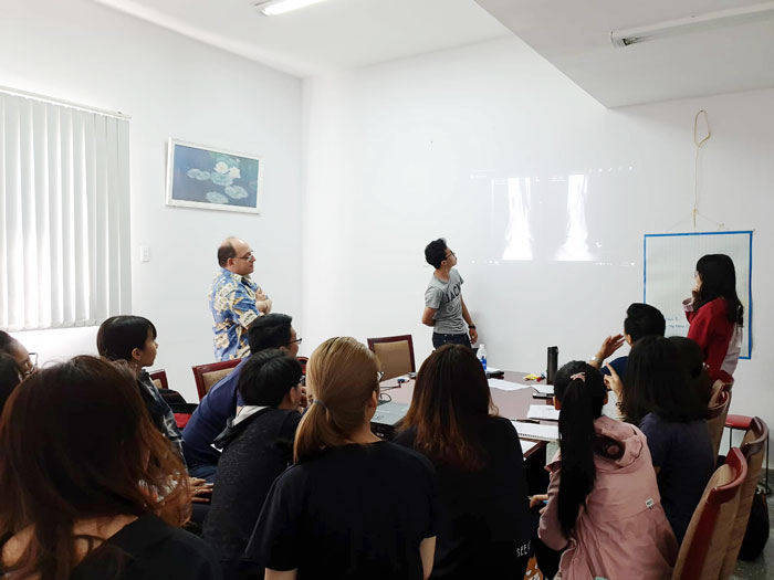 Dr. Ernest F. Talarico Jr., Associate Professor of Anatomy & Cell Biology at the Indiana University School of Medicine, USA, Visited Tan Tao University. 3 Talarico 03