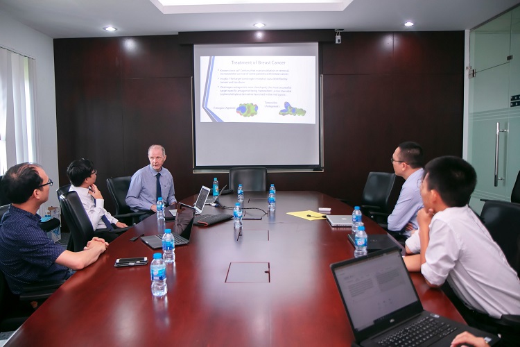 Prof. Anthony Rhodes's visit at TTU: The potential for Collaboration toward Breakthroughs in Cancer & Genomics Research 3 GS Anthony Rhodes 03