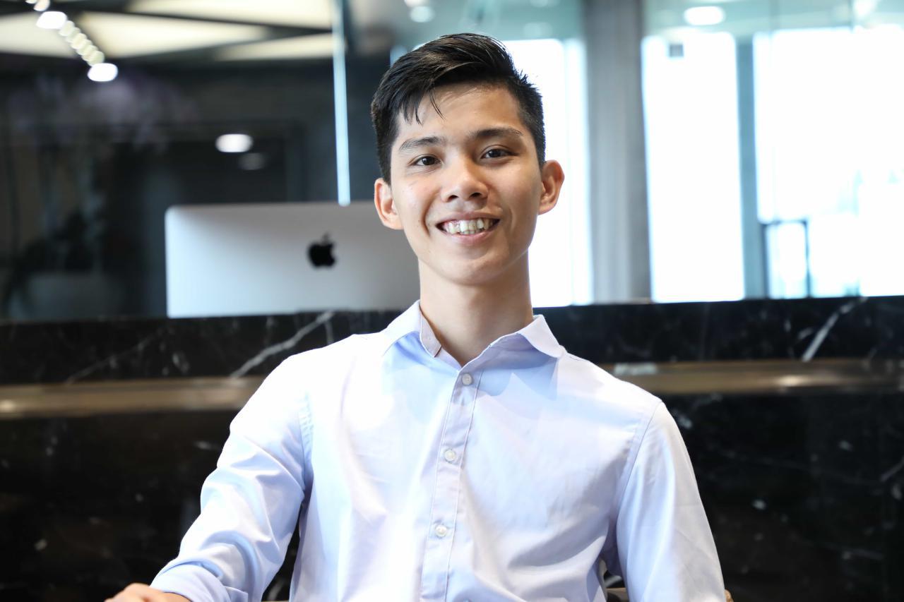 Win a contest or the employment? I seek the latter 1 Dinh Nhut Nam