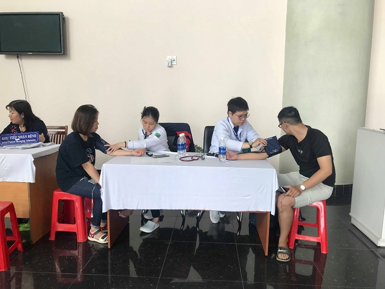 Đợt khám sức khỏe định kỳ năm 2019 của SV Đại học Tân Tạo 1 Swec KSK 01