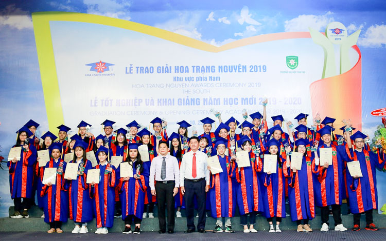 Đánh dấu chặng đường 12 năm vun trồng tài năng đất Việt 3 HTN2019 06