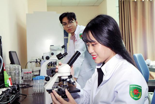 Tan Tao University: American University in Vietnam 3 TTU Dat viet 03