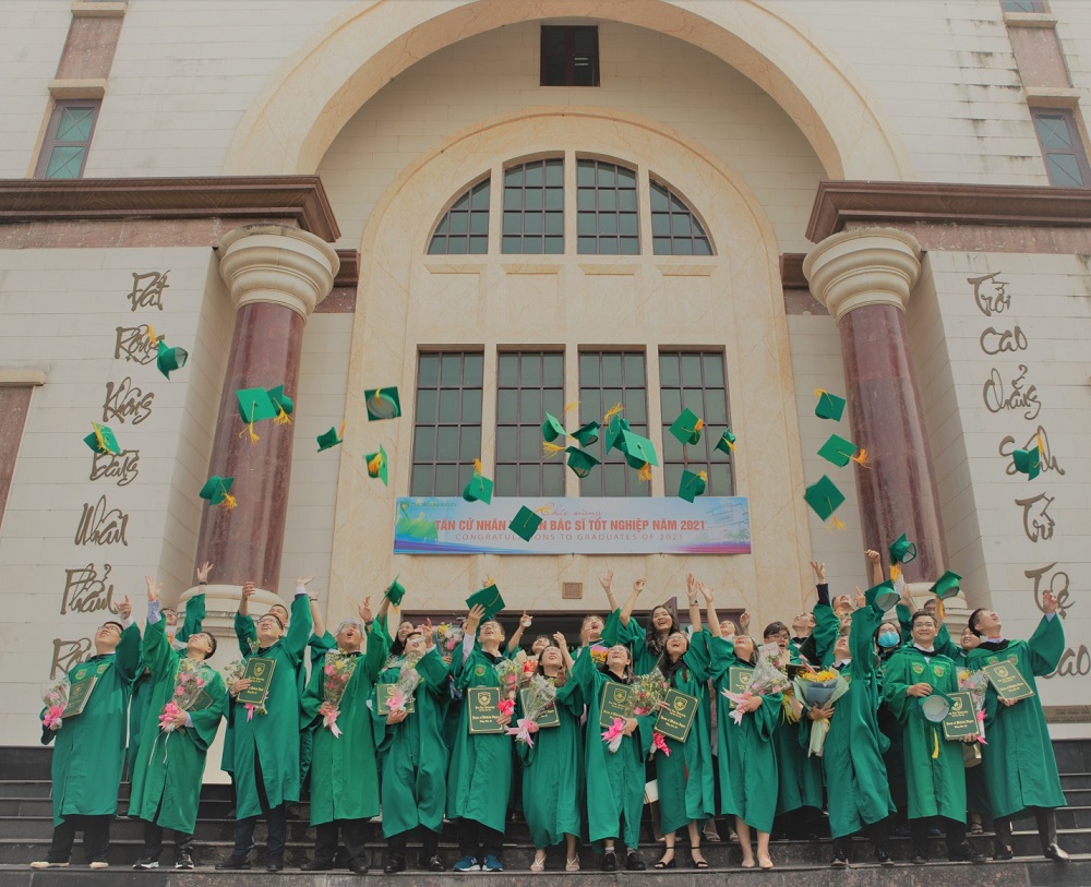 tot nghiep 2021 8