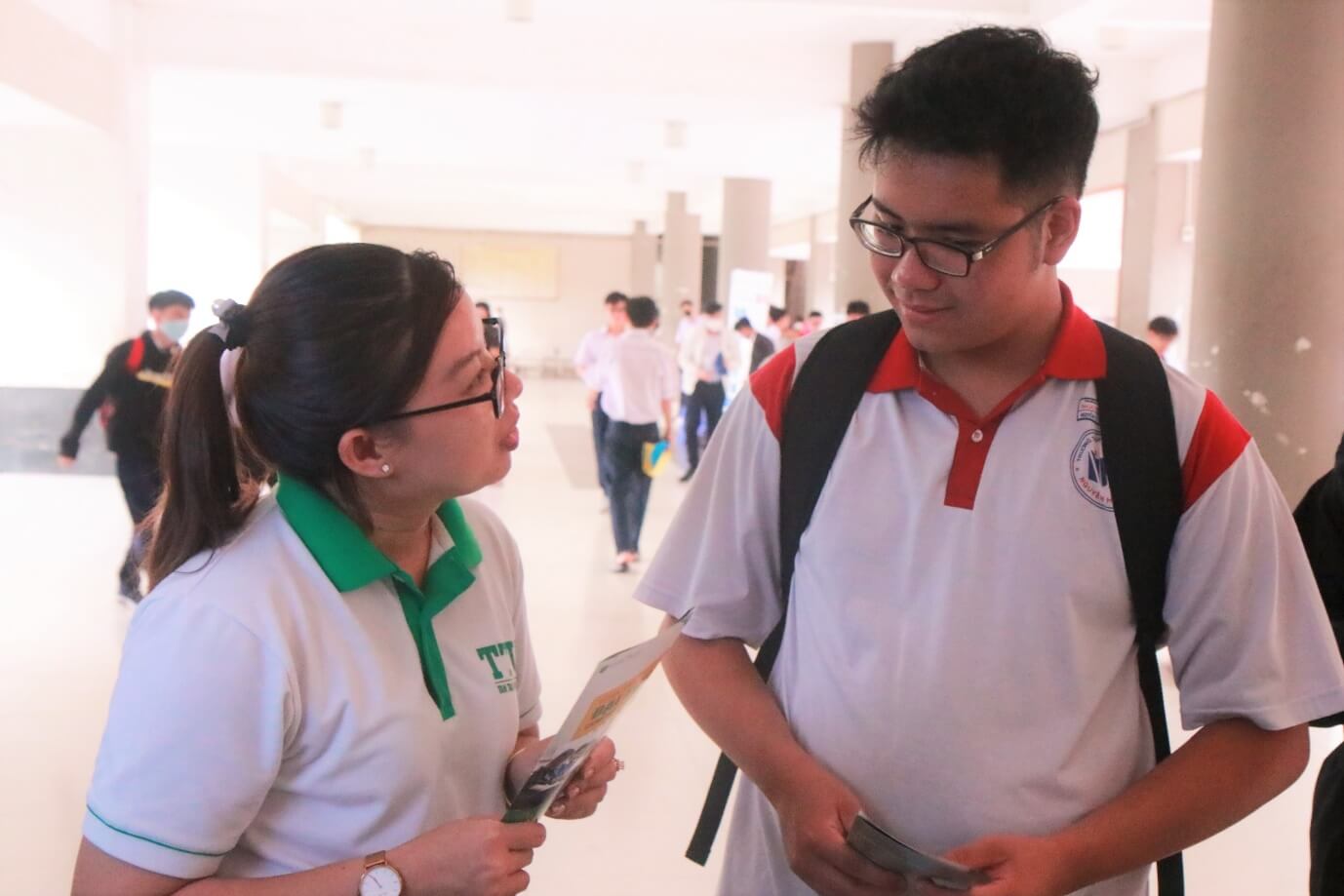Tuyen sinh Nguyen Huu Tho4