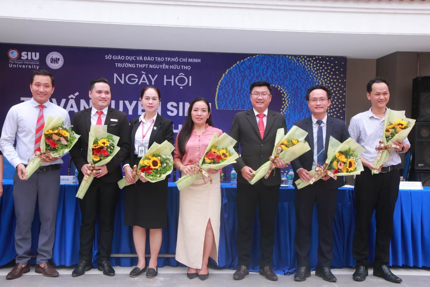Tuyen sinh Nguyen Huu Tho5