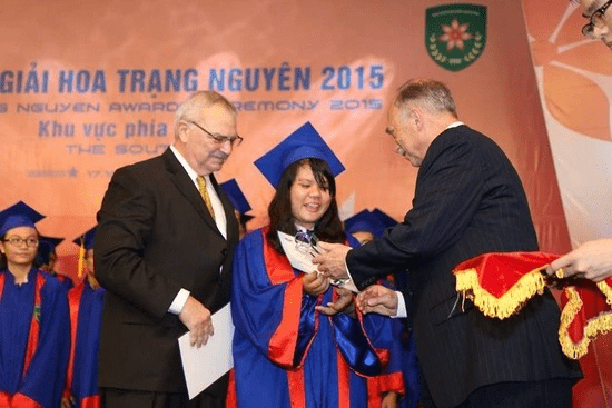 Trao giai Hoa Trang Nguyen