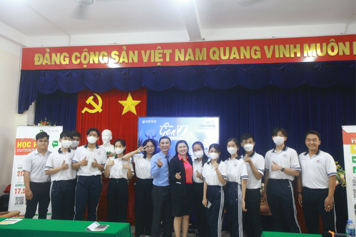 Cuộc đua thu hút nhân tài lĩnh vực kinh tế 2 Dai hoc Tan Tao Kinh doanh Quoc te