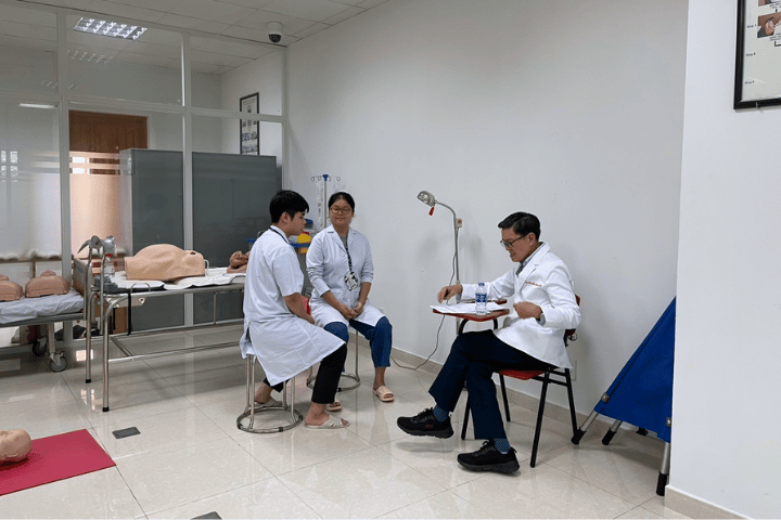 Phần thi thực hành Kỹ năng Lâm sàng Nội, Ngoại, Sản, Nhi 2 Dai hoc Tan Tao thuc tap lam sang