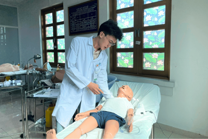Phần thi thực hành Kỹ năng Lâm sàng Nội, Ngoại, Sản, Nhi 1 Thuc tap lam sang Dai hoc