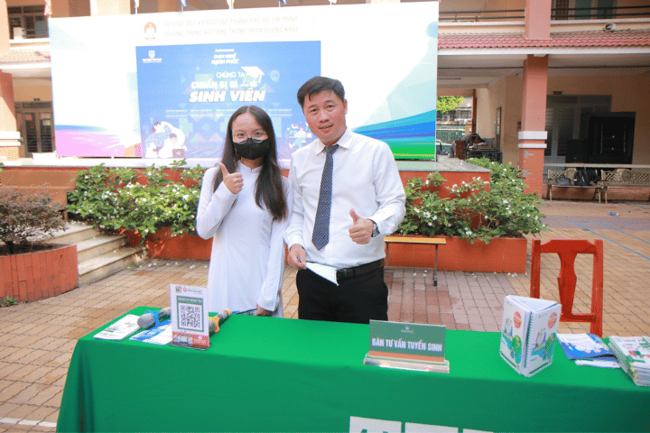 Chia sẻ bí quyết thành công trước ngưỡng cửa Đại học 4 Tu van Tuyen sinh TTU 1