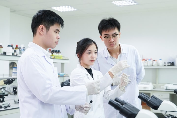 Đại học Tân Tạo cam kết ổn định học phí: Bước đi vững chắc đồng hành cùng giáo dục Việt Nam 3 Chinh sach hoc phi Dai hoc Tan Tao