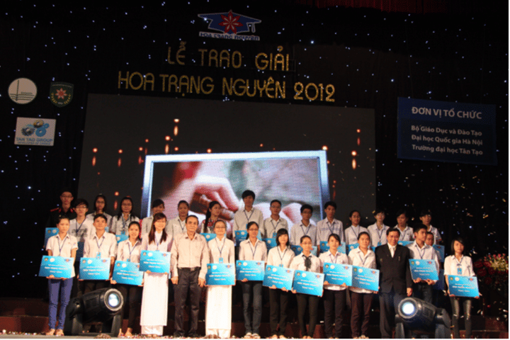 Nhìn lại hành trình 12 năm của Giải thưởng Hoa Trạng Nguyên 3 Dai hoc Tan Tao Giai thuong Hoa Trang Nguyen