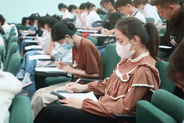 5 gợi ý để học sinh “Sẵn sàng hành trang vào đại học" 2 Dai hoc Tan Tao tieng Anh