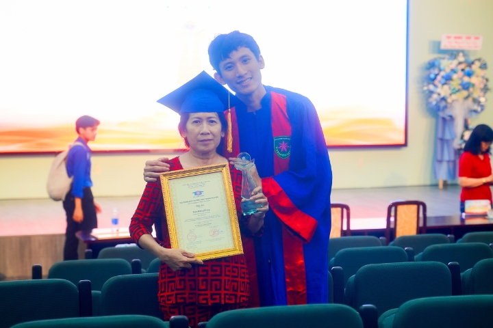 Tấm gương sáng từ lòng hiếu thảo của Tân Hoa Trạng Nguyên 3 Giai thương Hoa Trang Nguyen Lan thu 13 nam 2024