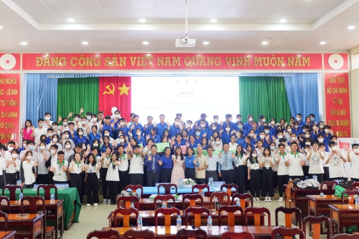 Khám phá phương pháp đào tạo tiếng Anh EAP 4 Uniprep Dai hoc Tan Tao 1