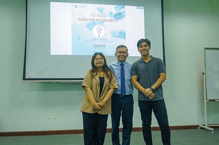 seminar dien ra soi noi voi nhieu cau hoi tu sinh vien ttu 1