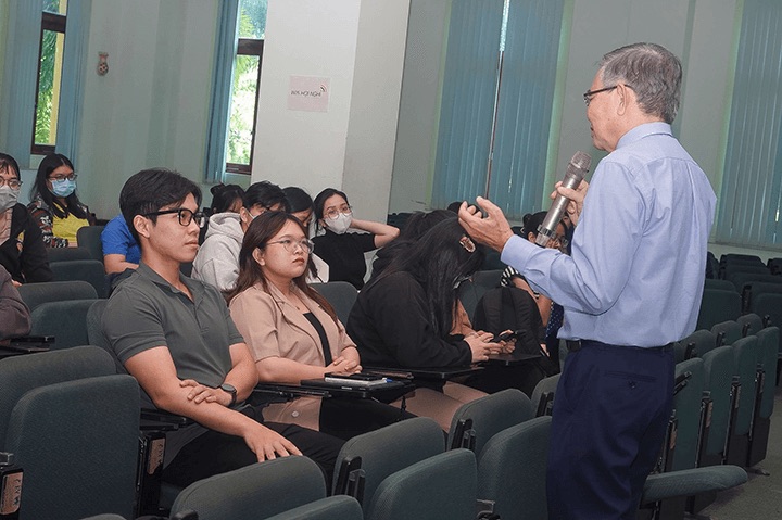 thong tin huu ich bscki le van hung ve khang sinh cho sinh vien ttu