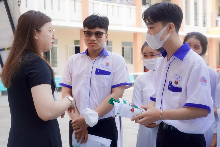 Xét tuyển học bạ sau kỳ thi THPT tốt nghiệp: Thêm cơ hội trúng tuyển 2 Xet hoc ba Dai hoc Tan Tao