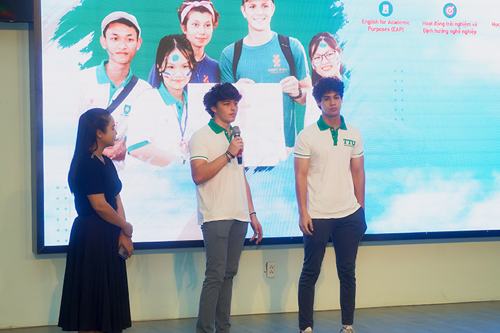 Gen Z - thế hệ bản lĩnh, tự tin làm chủ cuộc đời 1 hai tinh nguyen vien tu hoa ky giao luu sinh vien khoa uniprep