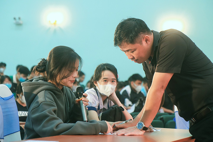 Giải quyết nỗi lo mang tên 'Tiếng Anh' của sinh viên đại học 1 nang cao ky nang tieng anh hoc thuat english for academic purposes eap