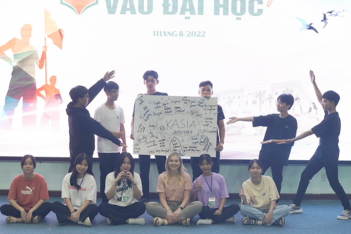 Giải quyết nỗi lo mang tên 'Tiếng Anh' của sinh viên đại học 3 uniprep khuyen khich sinh vien tham gia hoat dong cong dong giao luu van hoa
