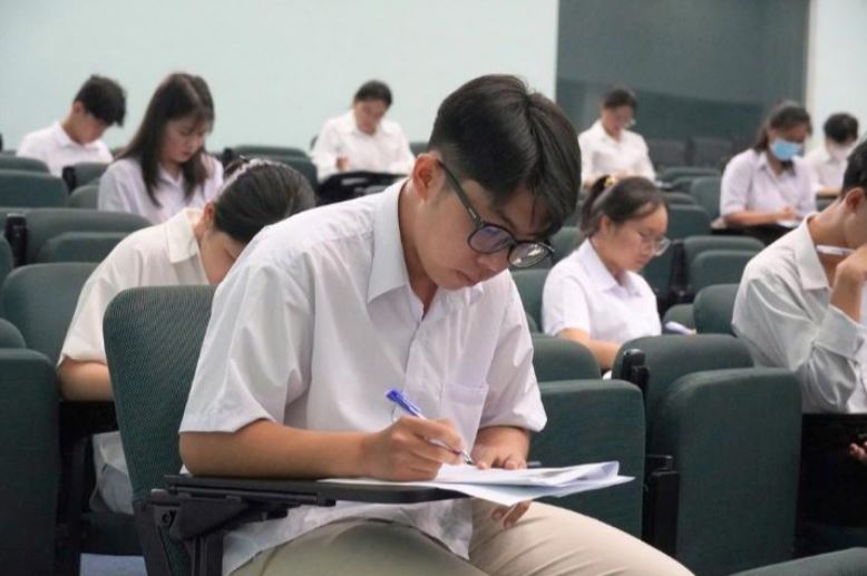 Tân sinh viên cần trang bị gì để bước vào năm học mới? 7