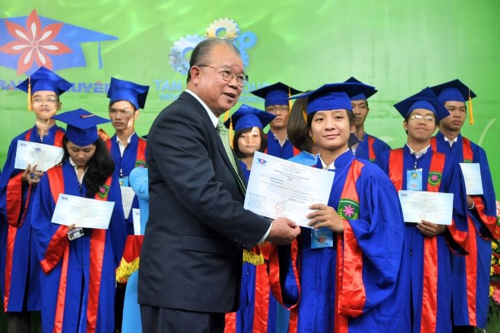 Dai hoc Tan Tao GS Vo Tong Xuan Hoa Trang Nguyen