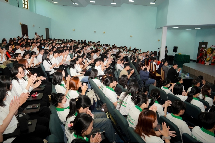 Đại học Tân Tạo chào đón tân sinh viên: Thông điệp truyền cảm hứng cho sự khởi đầu mới 4 Dai hoc Tan Tao chao don sinh vien1