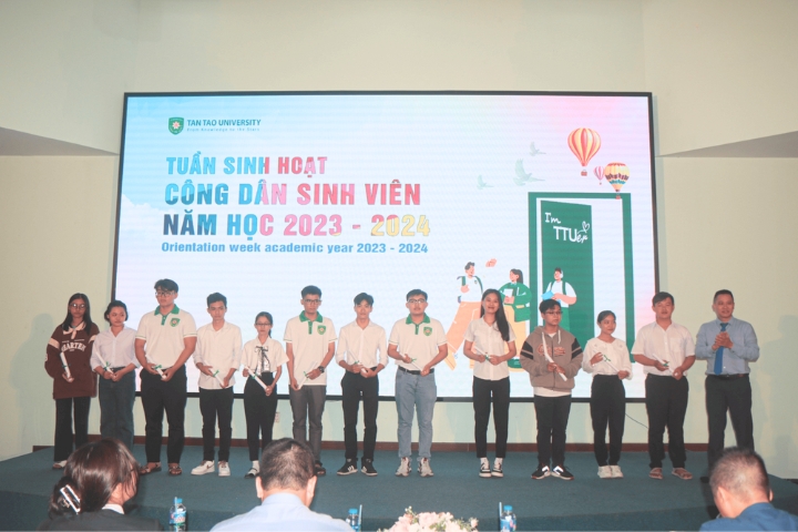 Dai hoc Tan Tao dinh huong sinh vien