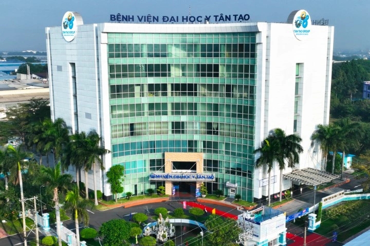 Hospital-University Model: Opportunity for Medical students to gain clinical experience from the first year 1 Dai hoc Tan Tao mo hinh vien truong