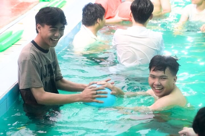 Dai hoc Tan Tao party