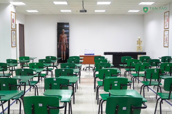 Investing in modern facilities for Medical training 4 Dai hoc Tan Tao thuc tap lam sang 1