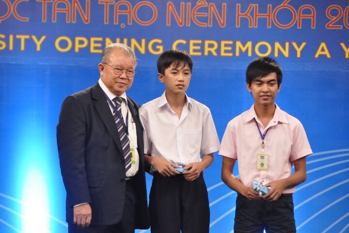 Kính tiễn Giáo sư Võ Tòng Xuân - Nguyên hiệu trưởng đầu tiên Trường Đại học Tân Tạo 9 GS Vo Tong Xuan Giai thuong Hoa trang nguyen