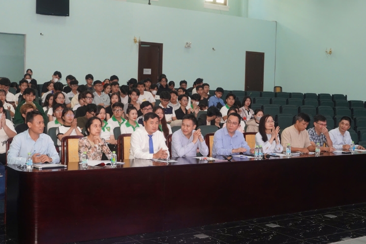 Student Scientific Research Conference for the academic year 2023-2024 2 Giang vien Dai hoc Tan Tao 1