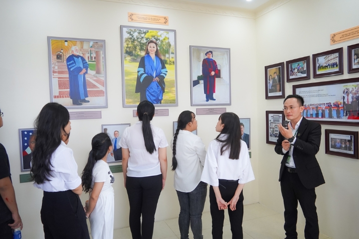 Hành trình khơi dậy niềm tự hào và Giá trị văn hóa của Tân sinh viên TTU 9 Hoi dong truong Dai hoc Tan Tao