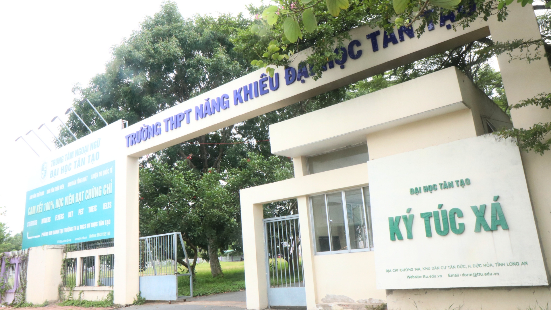 Lựa chọn cơ sở lưu trú tại Đại học Tân Tạo 2 Ky tuc xa Dai hoc Tan Tao